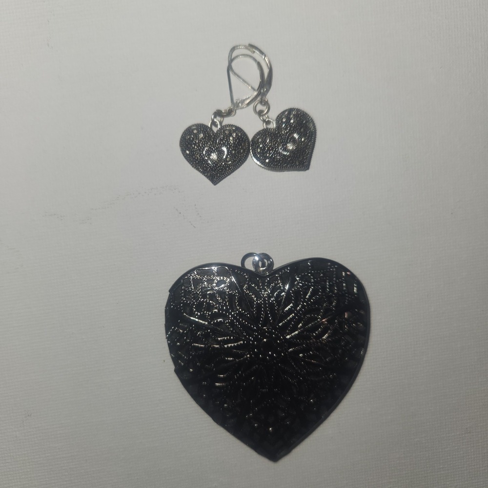 Heart Locket Necklace and Matching Dangle Earrings‎ Set gunmetal Filigree